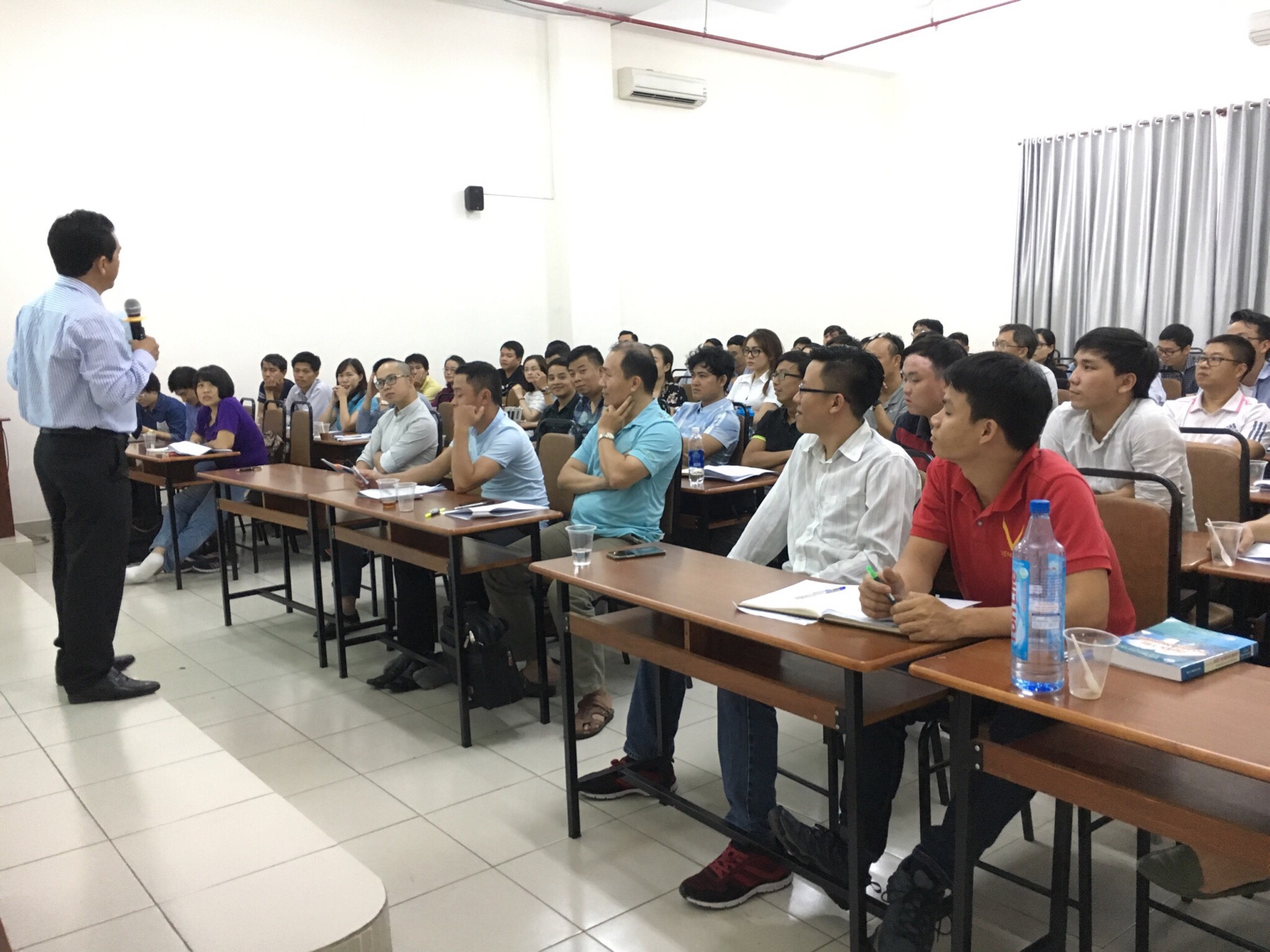Vì Sao Nhiều Người Chọn Học Kế Toán Thuế Online?