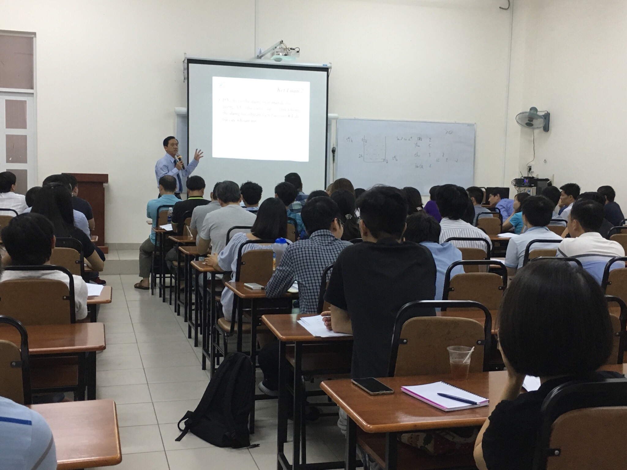 Rủi Ro Khi Thành Lập Công Ty Không Có Kế Toán Chuyên Nghiệp